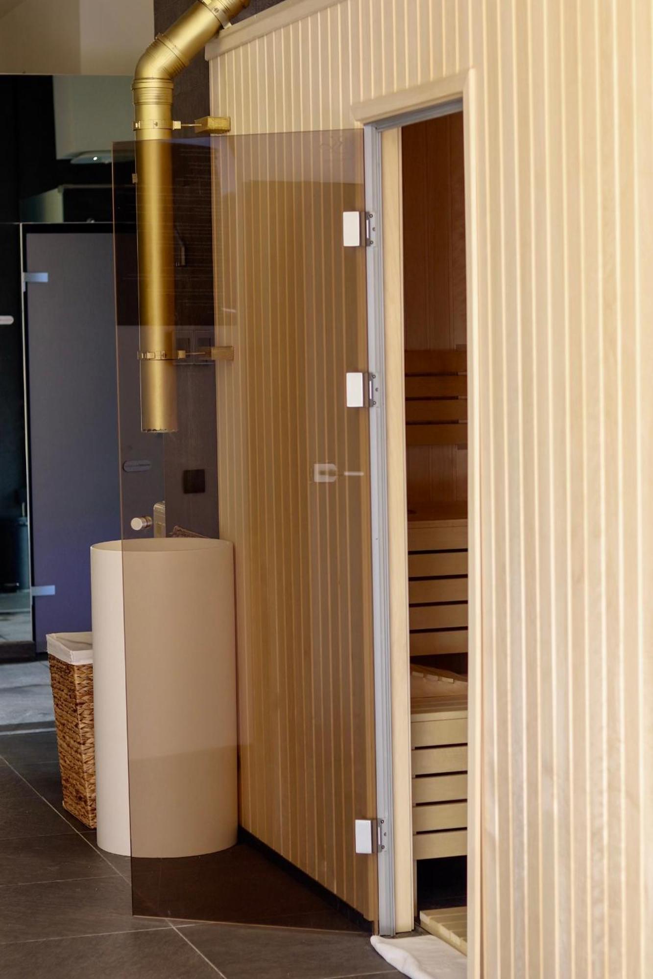 Swissotel Sarajevo Exterior photo A modern Finnish sauna